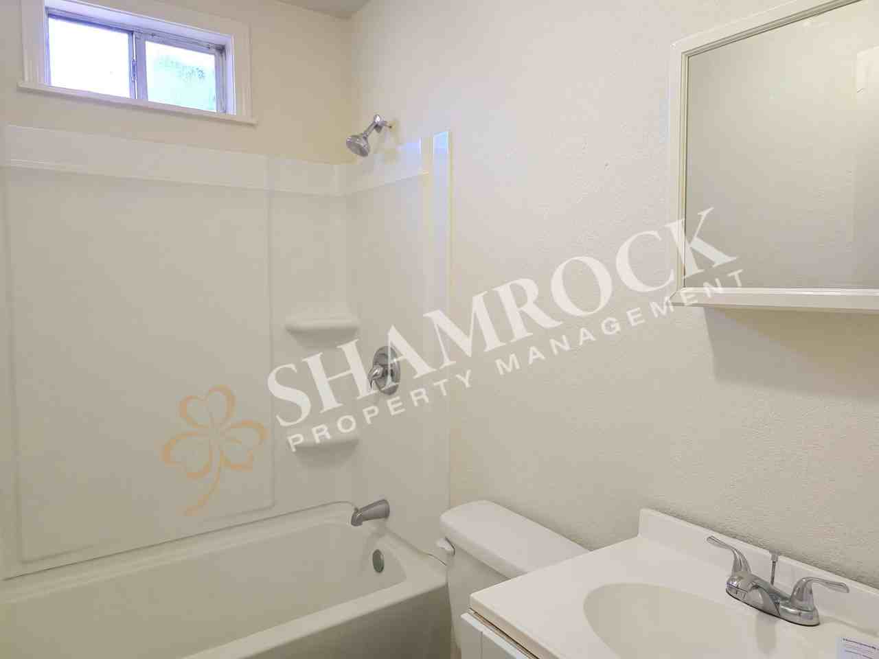 3512 Windsor Ave - Photo 5 of 6