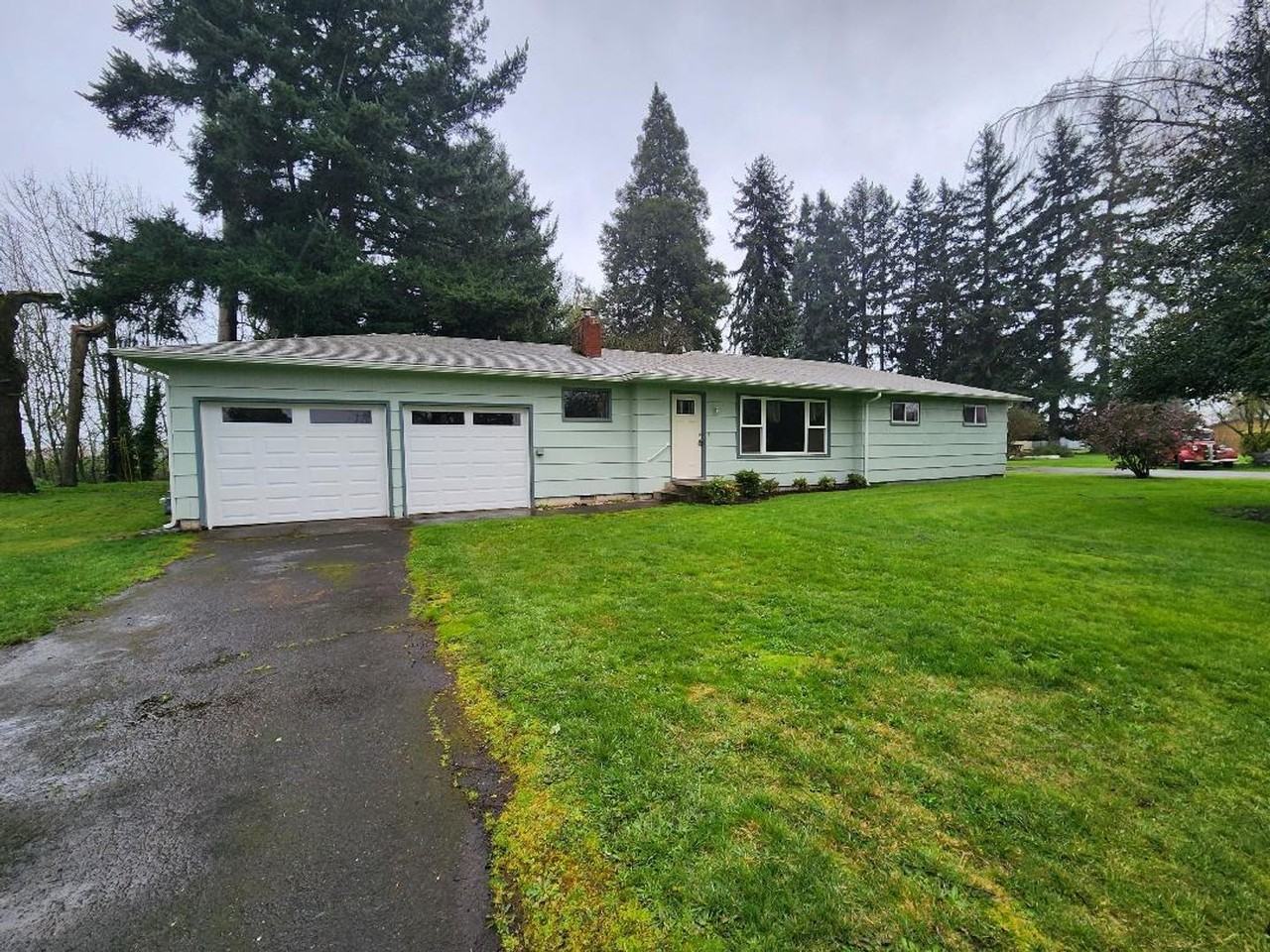 37243 Meredith Dr - Photo 2 of 22