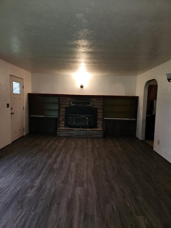 37243 Meredith Dr - Photo 4 of 22