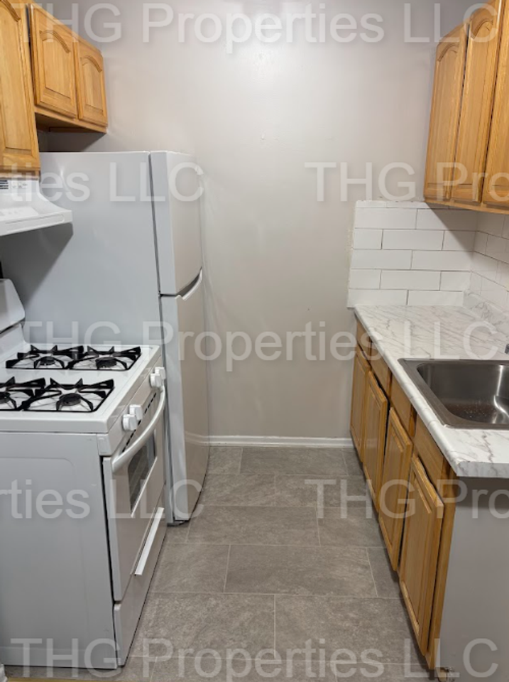 610 E Front - Photo 5 of 9