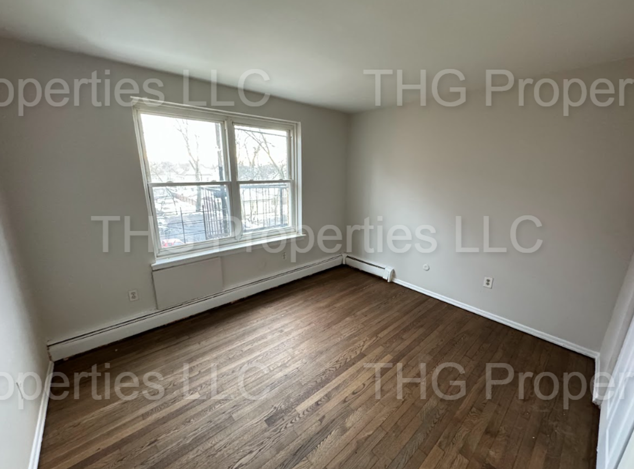 610 E Front - Photo 7 of 9