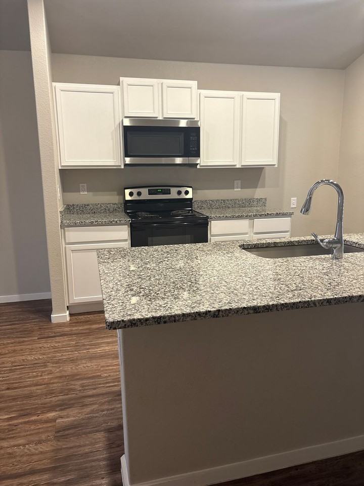 2125 Kirksey Ave - Photo 3 of 13