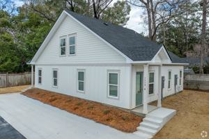 featured image of 1533 Payne St #23