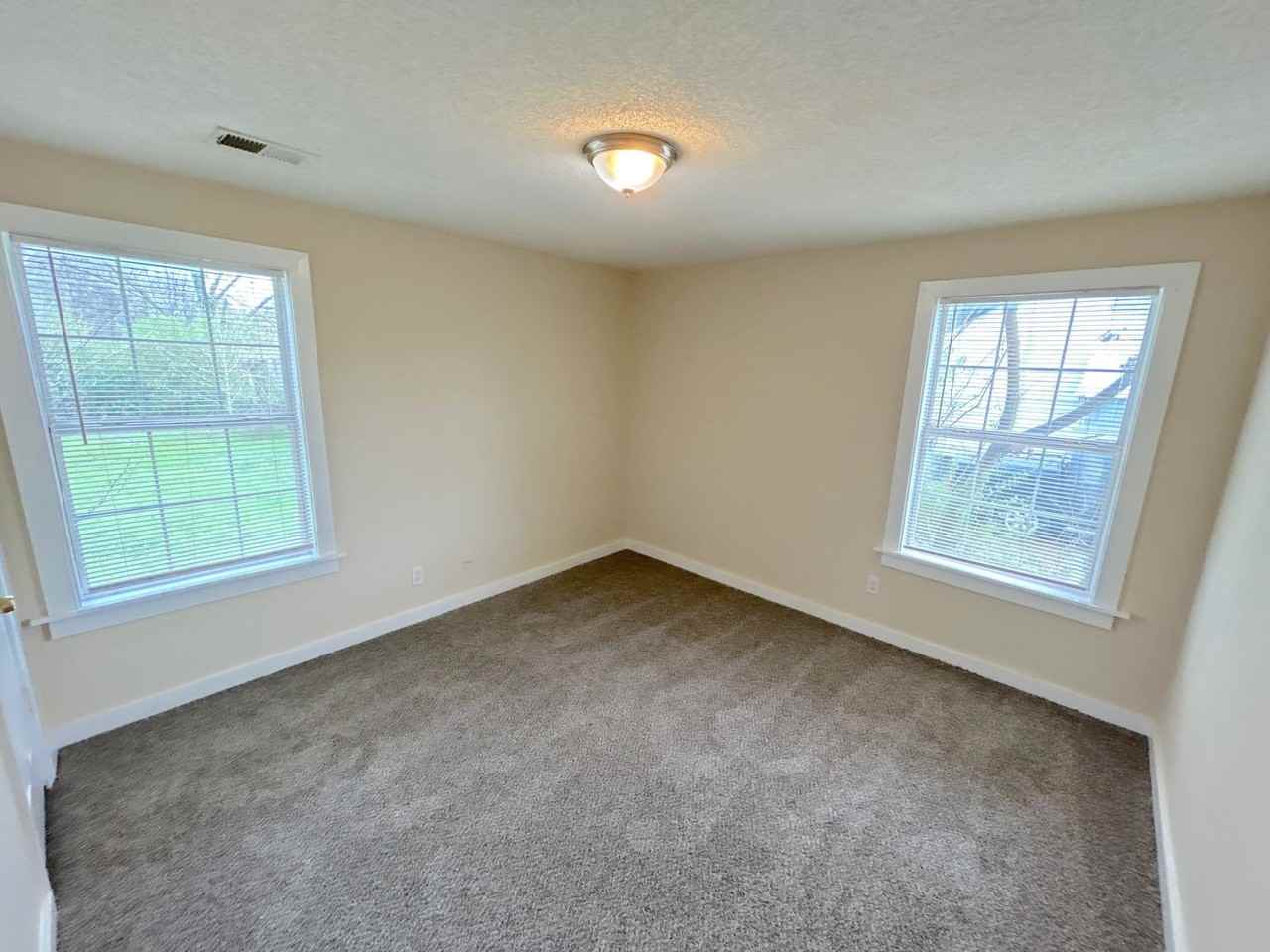 4376 Willow Rd - Photo 6 of 17