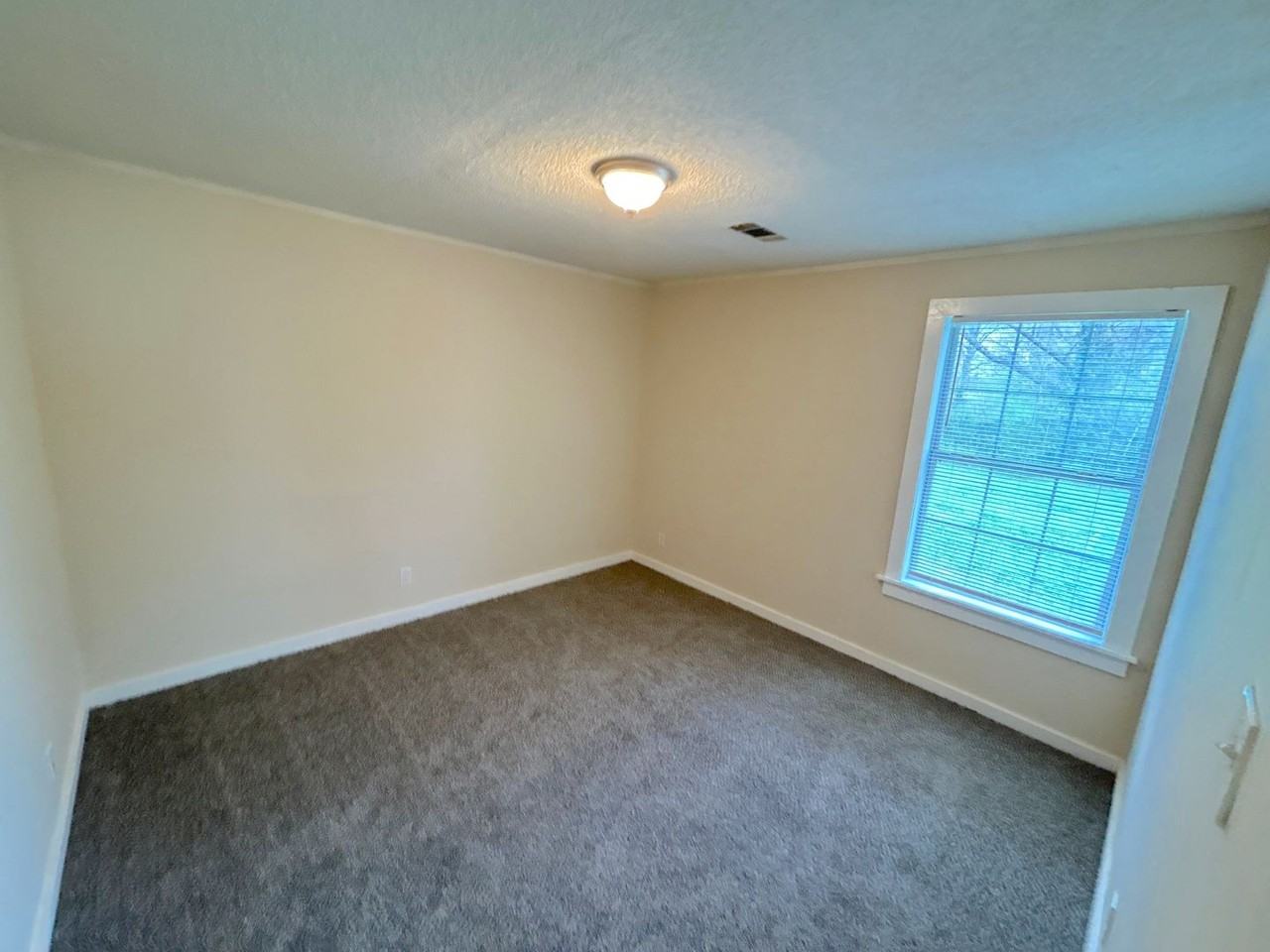 4376 Willow Rd - Photo 7 of 17