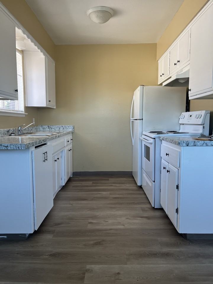 946 S Barrett Rd #3 - Photo 5 of 11