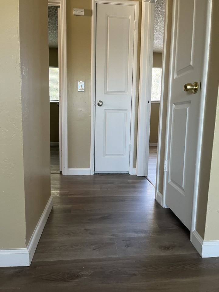 946 S Barrett Rd #3 - Photo 7 of 11