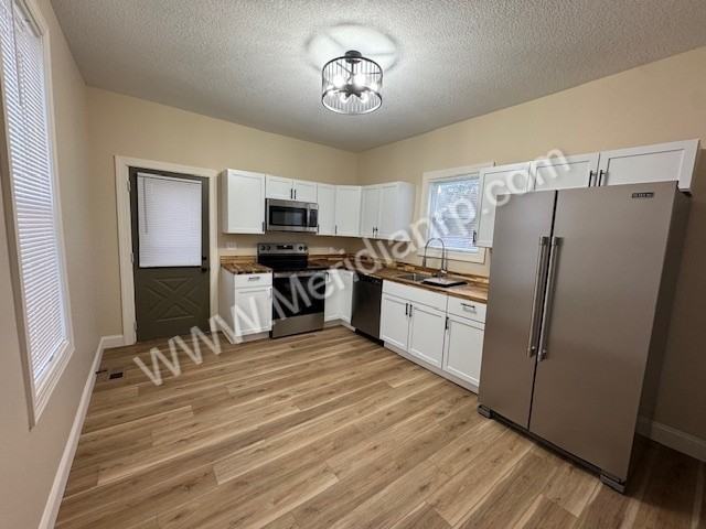 739 W 4th St #1 - Photo 5 of 14