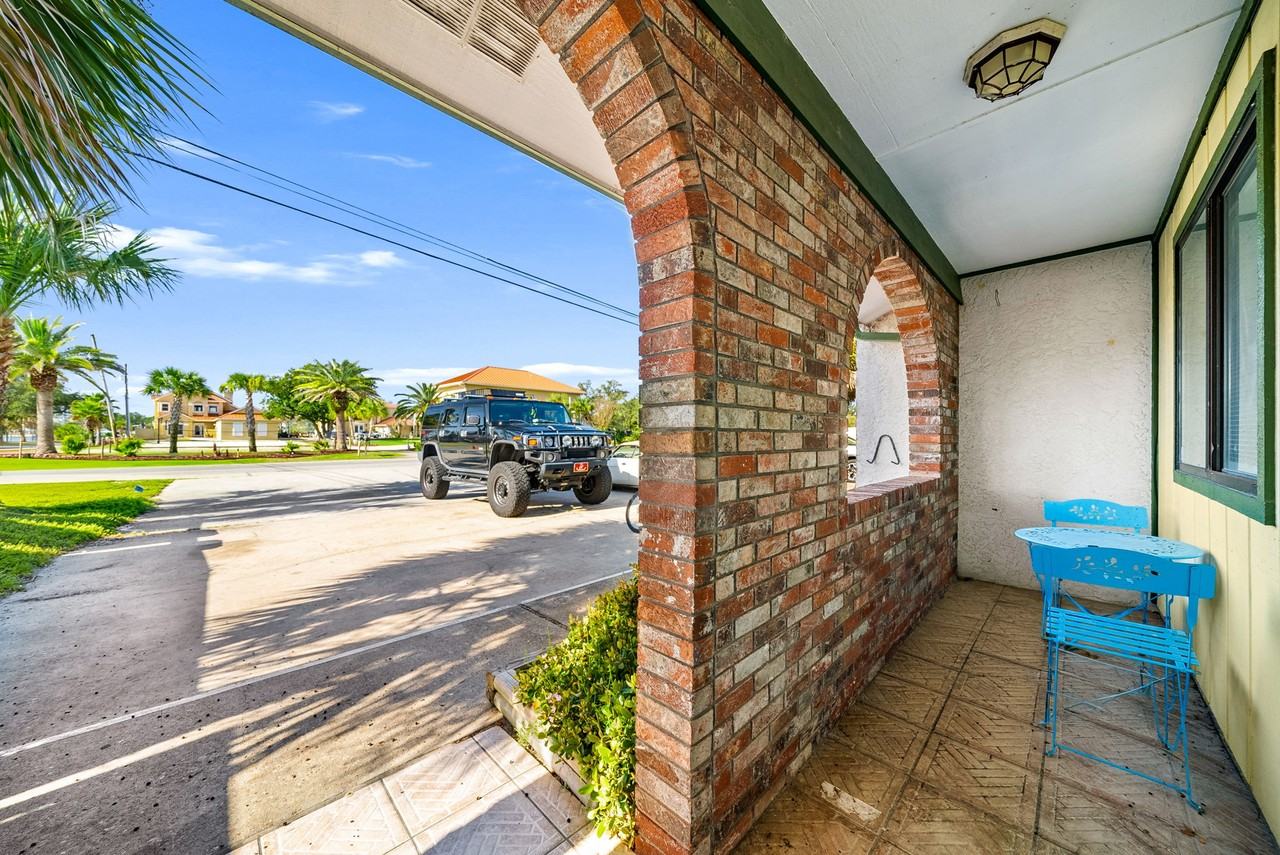 6504 N Lagoon Dr #1 - Photo 3 of 26