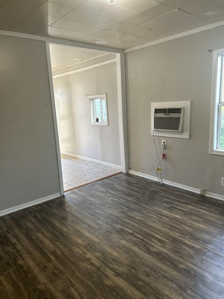 2709 Lindsey Dr - Photo 4 of 7