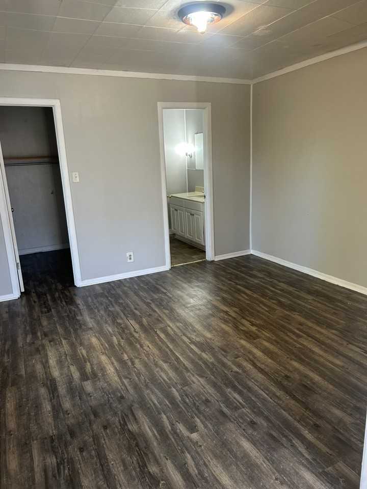 2709 Lindsey Dr - Photo 5 of 7