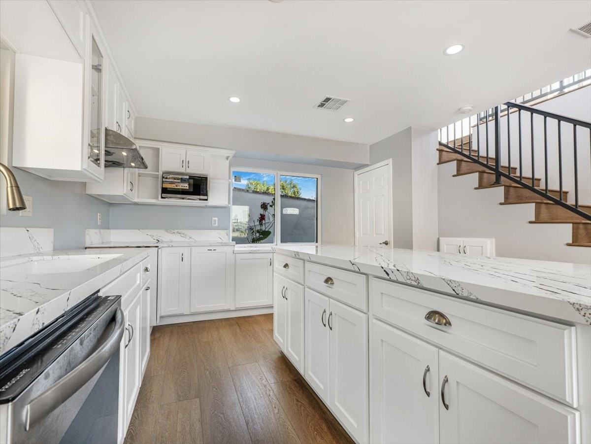 510 Neva Pl #1 - Photo 6 of 29