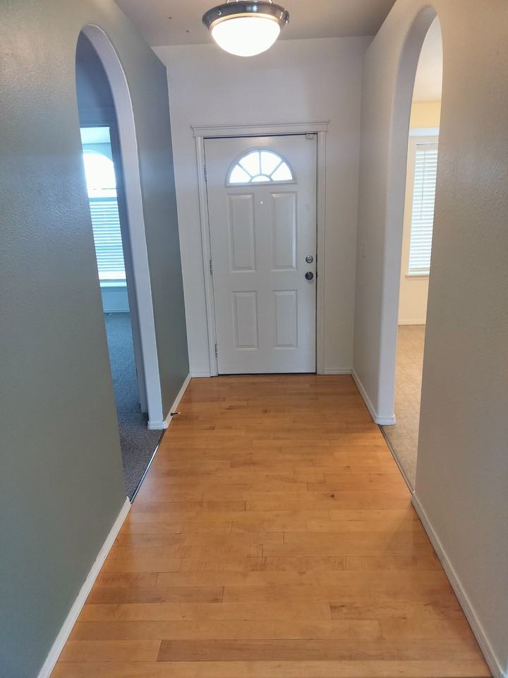 1415 Chelsey Cir - Photo 3 of 50