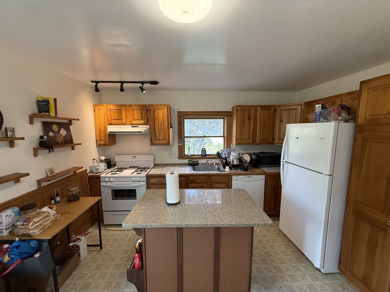 410 Worth St - Photo 4 of 8