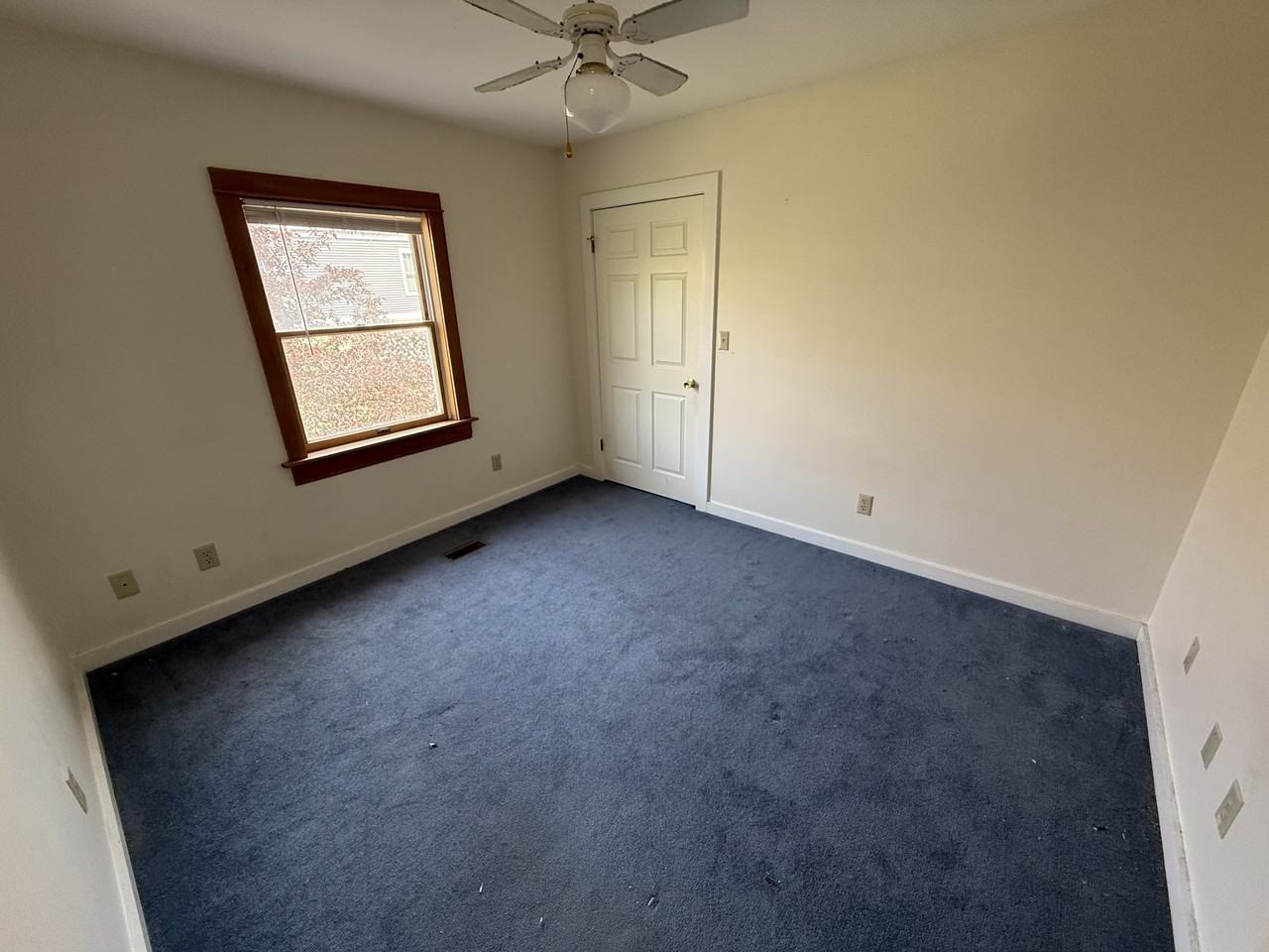 410 Worth St - Photo 6 of 8