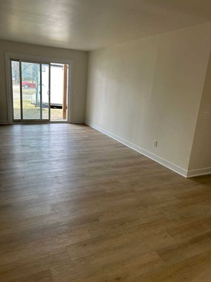 Westchester House - 2928 - Photo 5 of 25