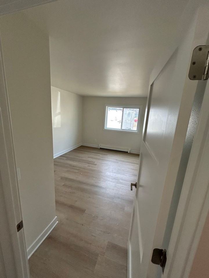 Westchester House - 2928 - Photo 7 of 25