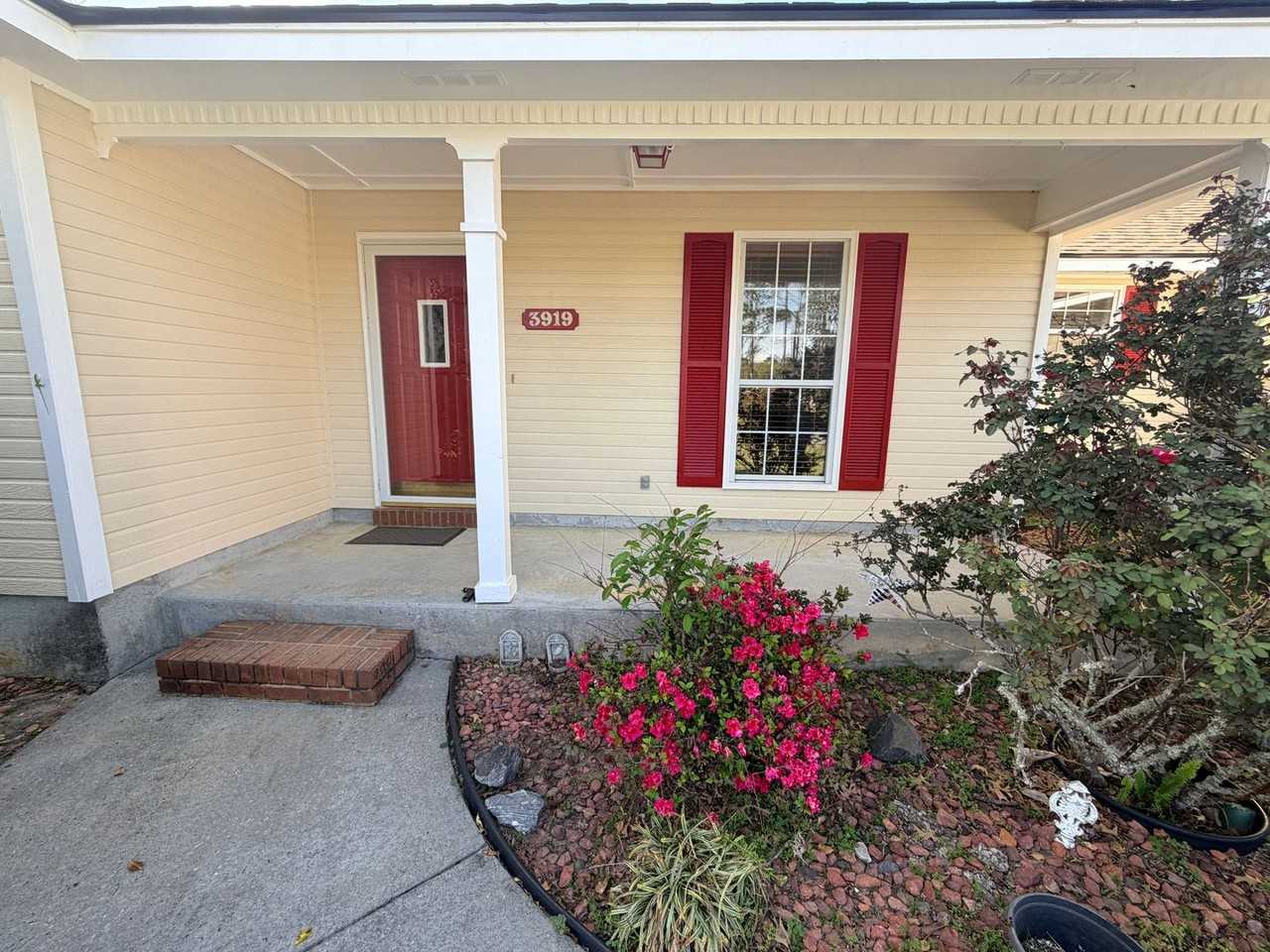 3919 Stratford Cir - Photo 2 of 38