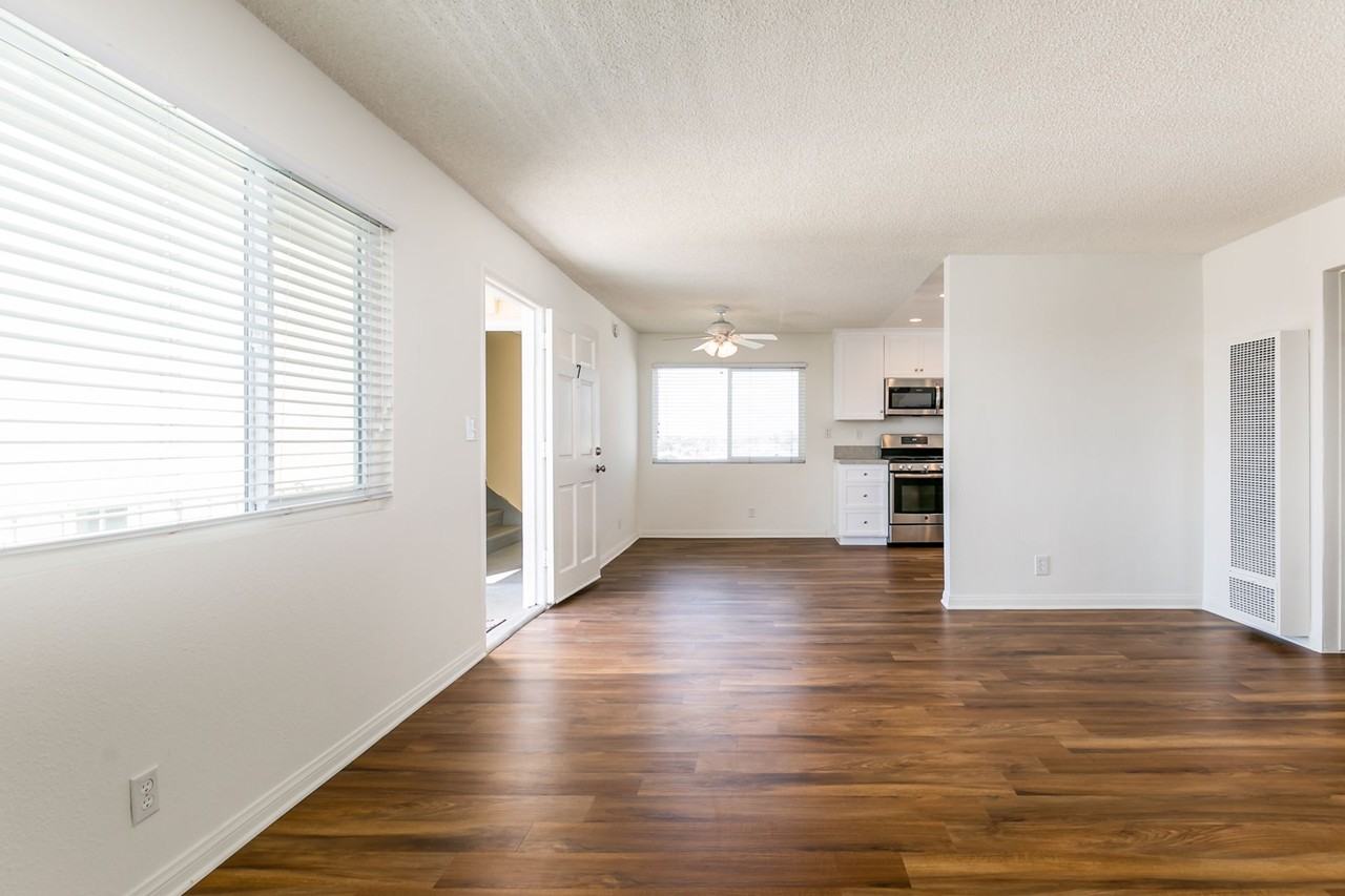 Mathews 2015 - Photo 2 of 6