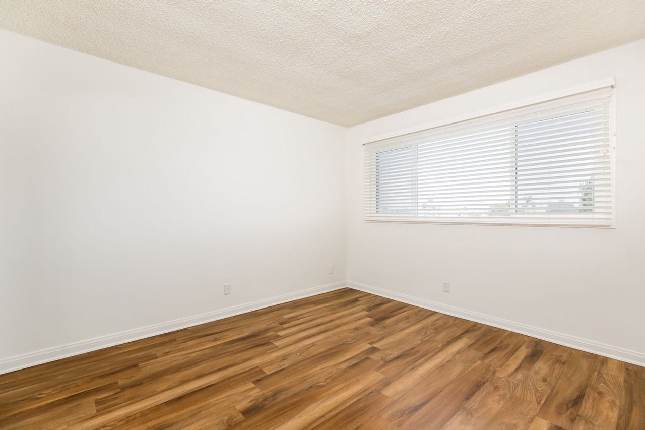 Mathews 2015 - Photo 4 of 6