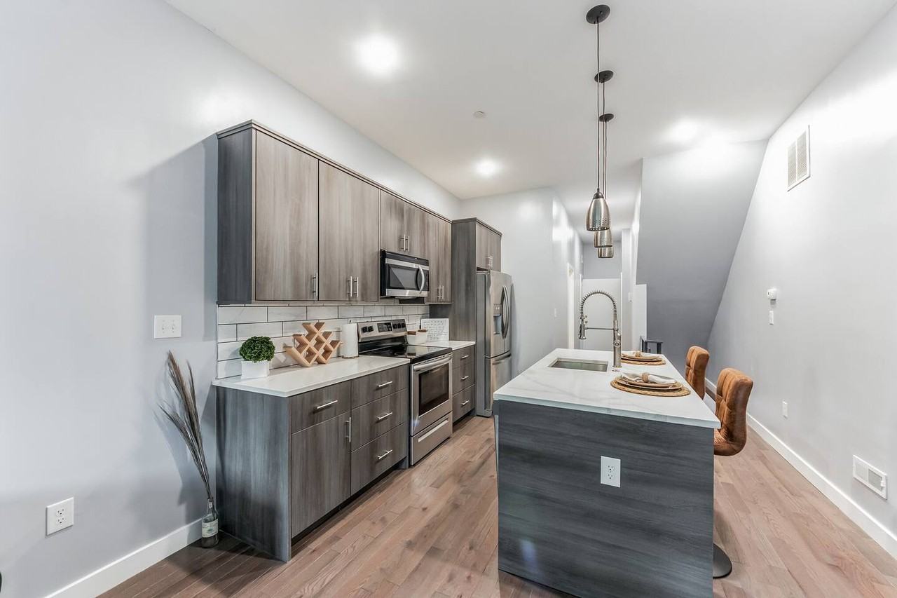 2110 N 7th St #1 - Photo 2 of 14