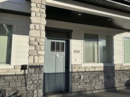 featured image of 852 E 250 N #1