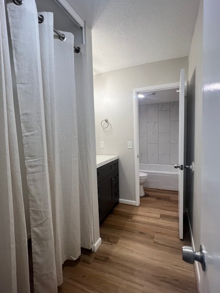 3101 Lorna Rd #924 - Photo 4 of 10