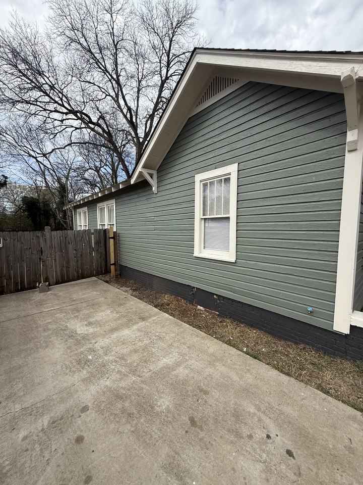 208 58th St N #1 - Photo 3 of 16