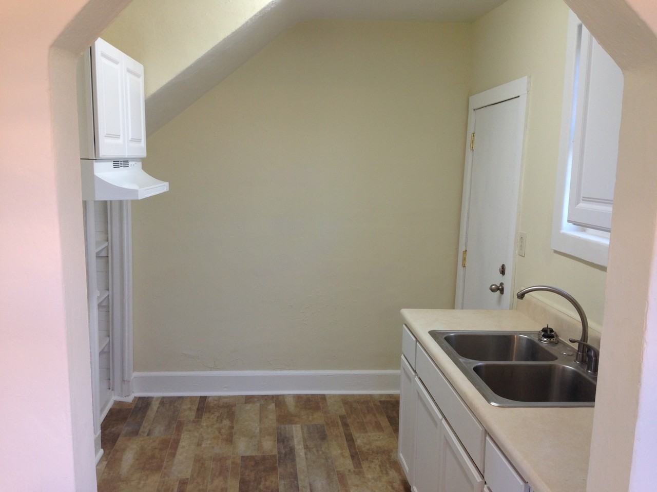 206 Byron Hurst St #1 - Photo 4 of 20