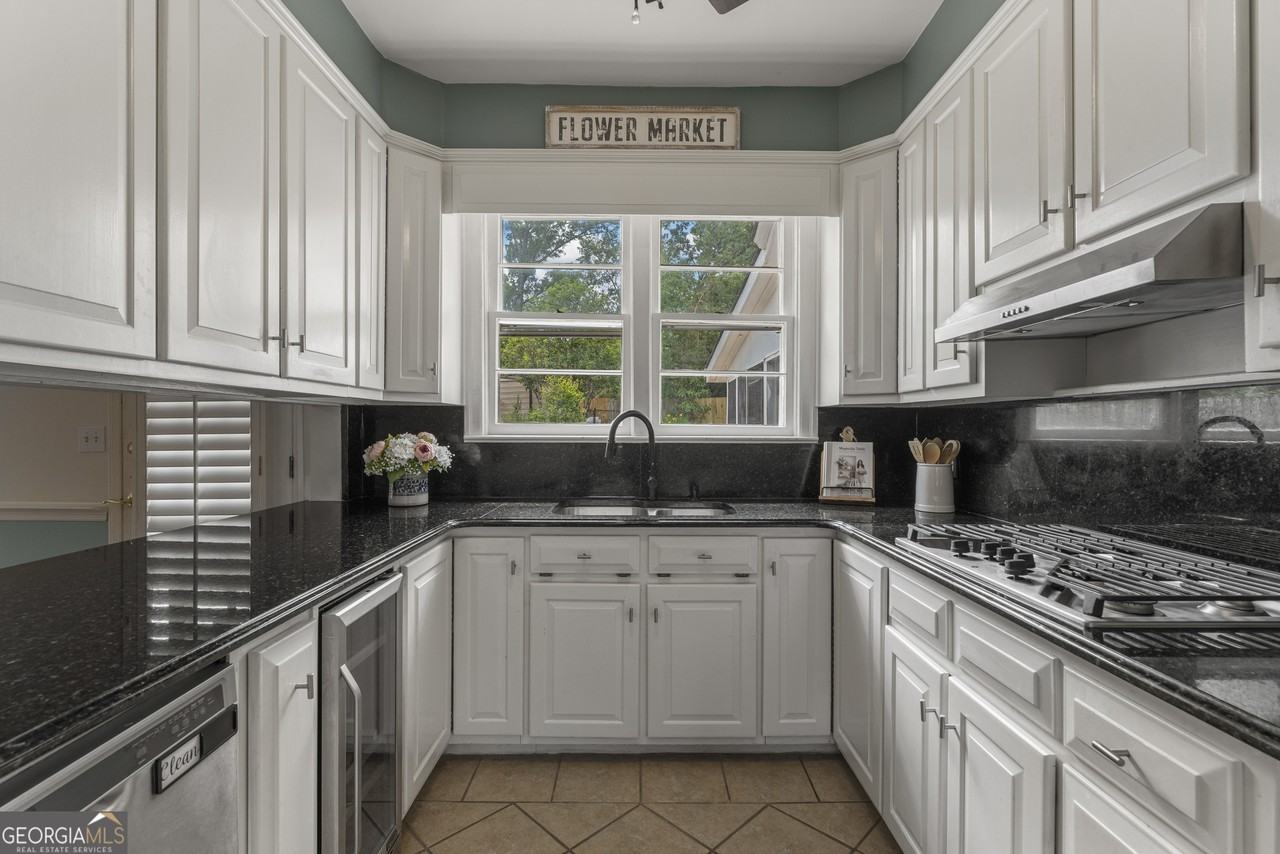 603 Piney Woods Dr #1 - Photo 2 of 17