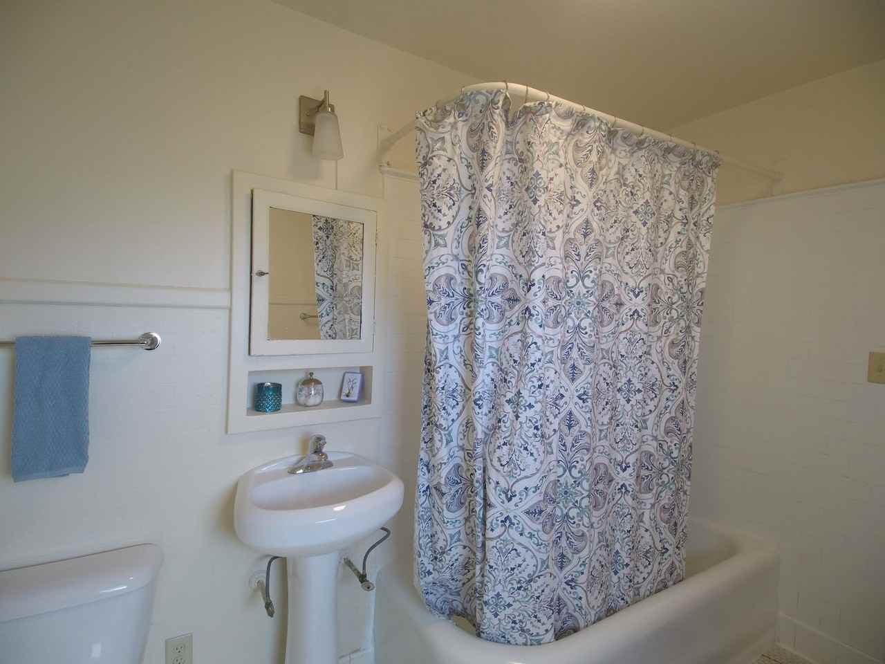 Ivanhoe House - Photo 7 of 8