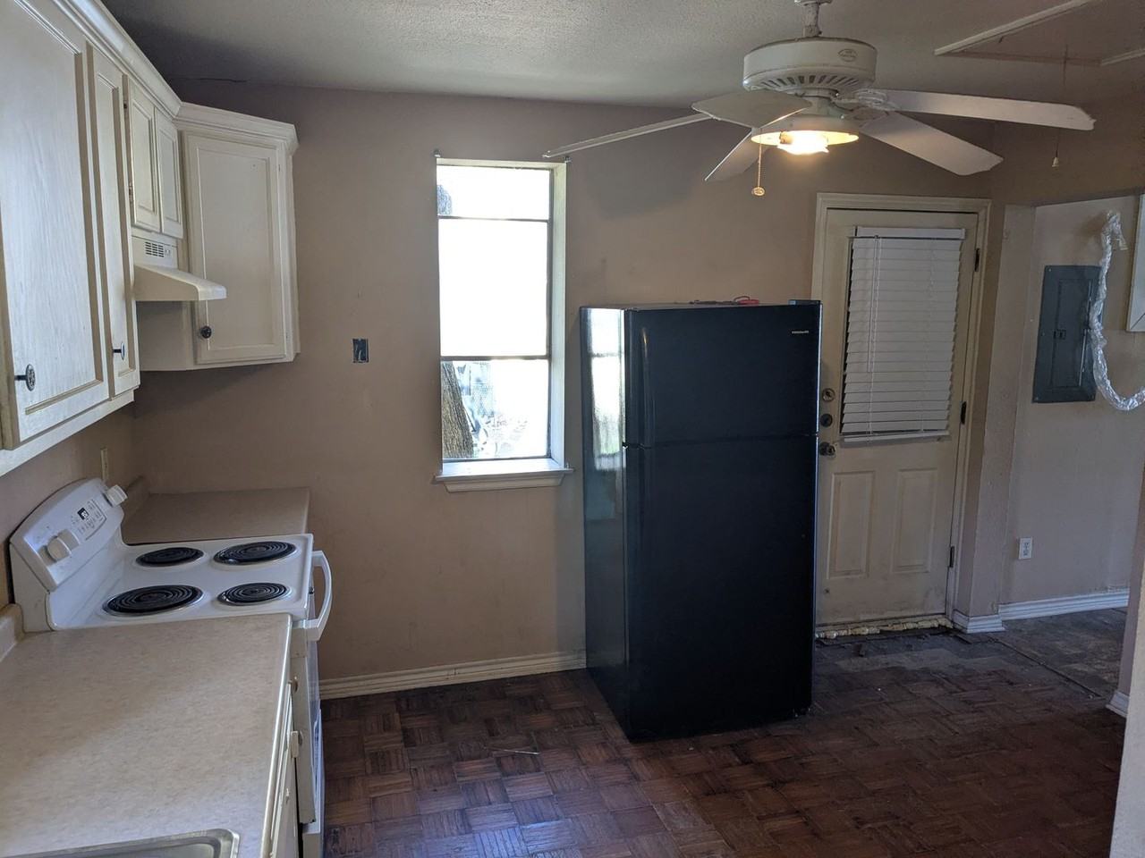 19 W King Ave - Photo 3 of 11