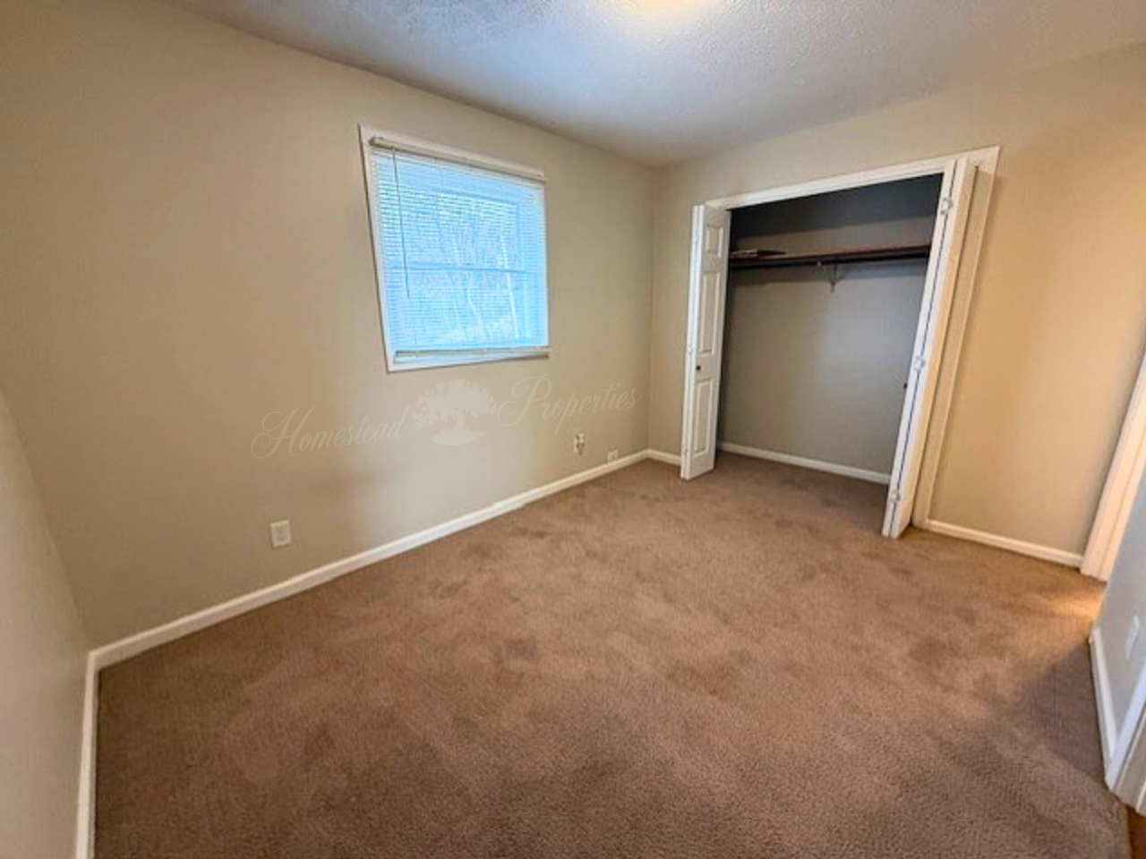 1 Bed 1 Bath on Lemay Dr - Photo 2 of 8