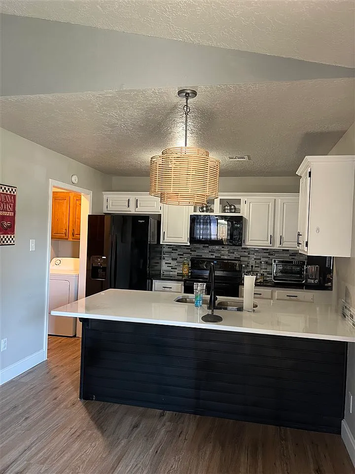 6808 Northwest Willow Springs Drive - Photo 3 of 7