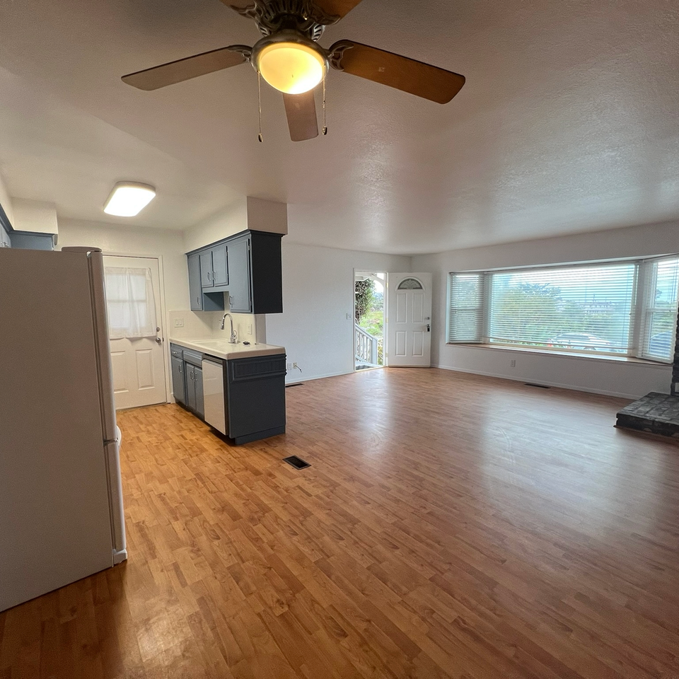 1234 Bolton Dr - Photo 5 of 22