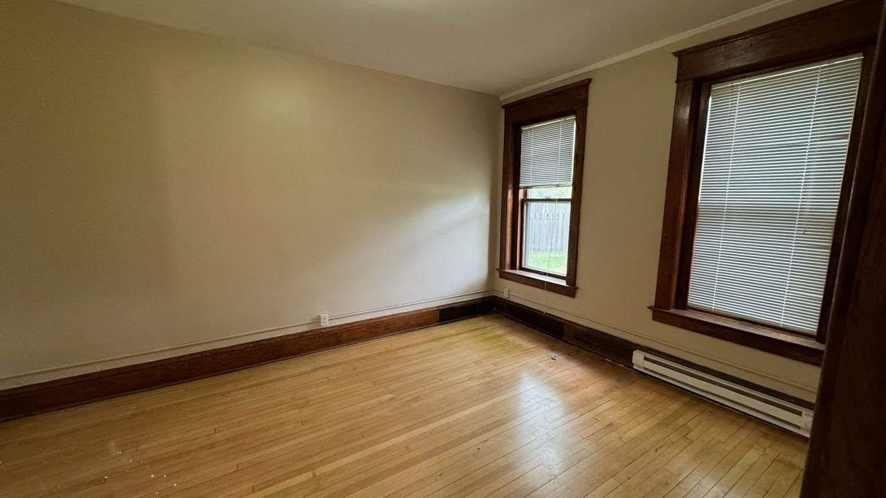 Dinnie Apts 102-108 4th Ave S - Photo 2 of 28