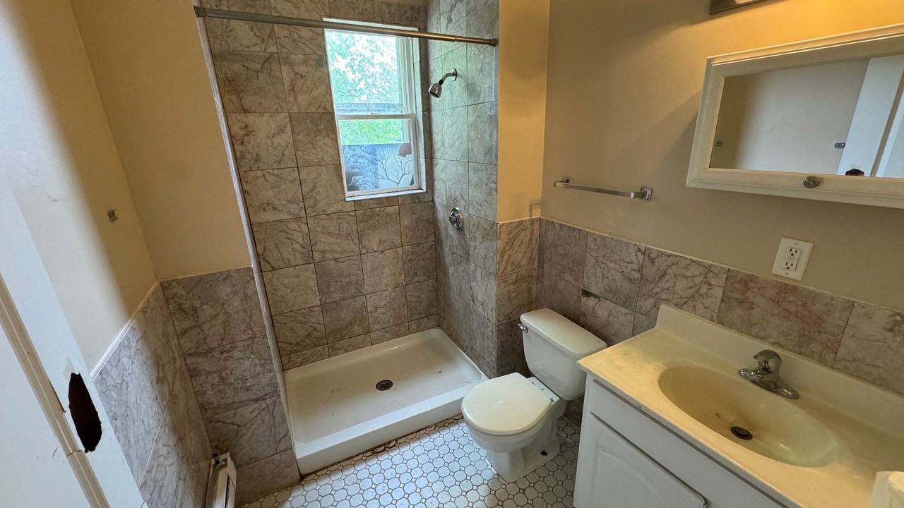 Dinnie Apts 102-108 4th Ave S - Photo 3 of 28