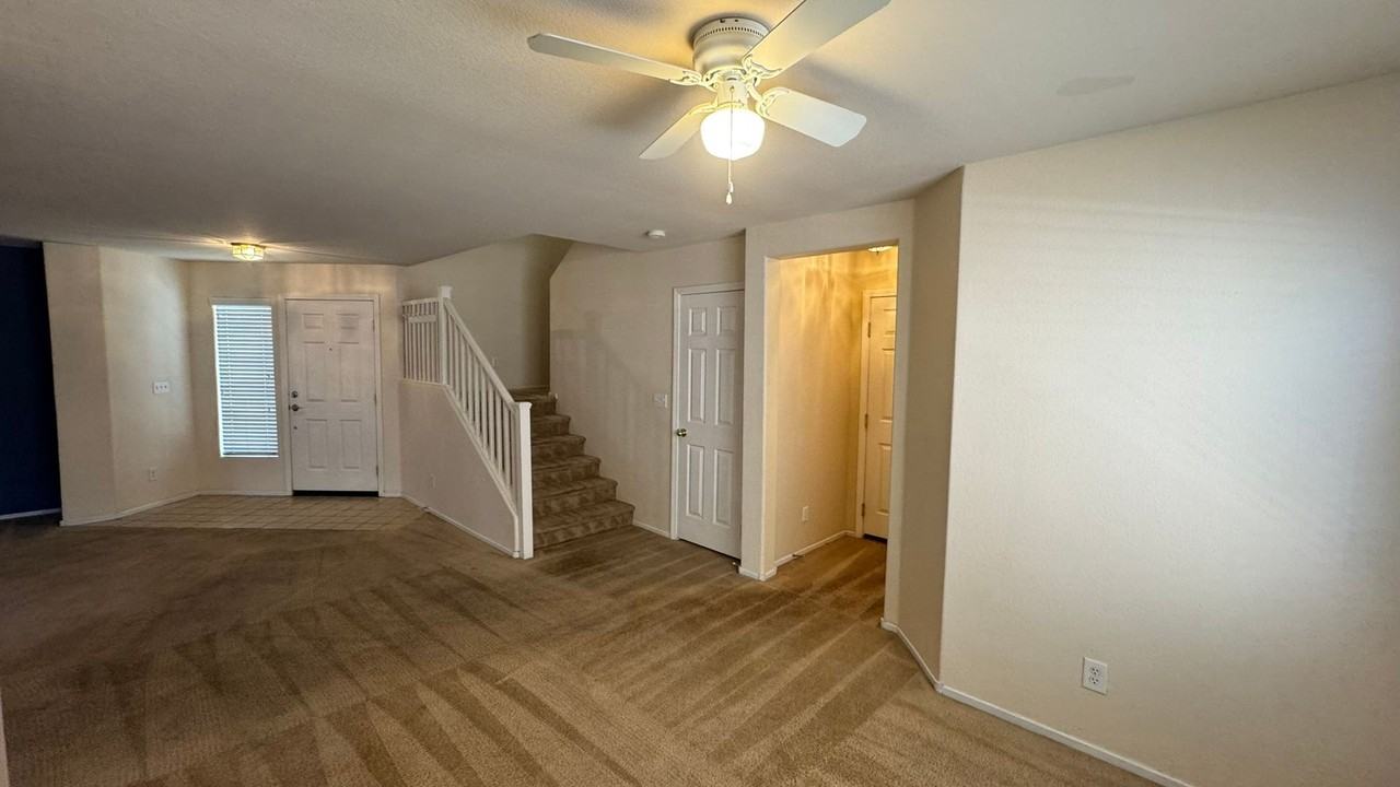 3752 Autumn King Ave - Photo 7 of 27