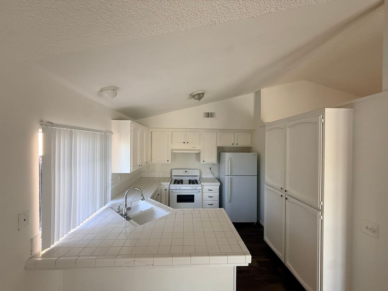 24418 Electra Ct - Photo 3 of 15