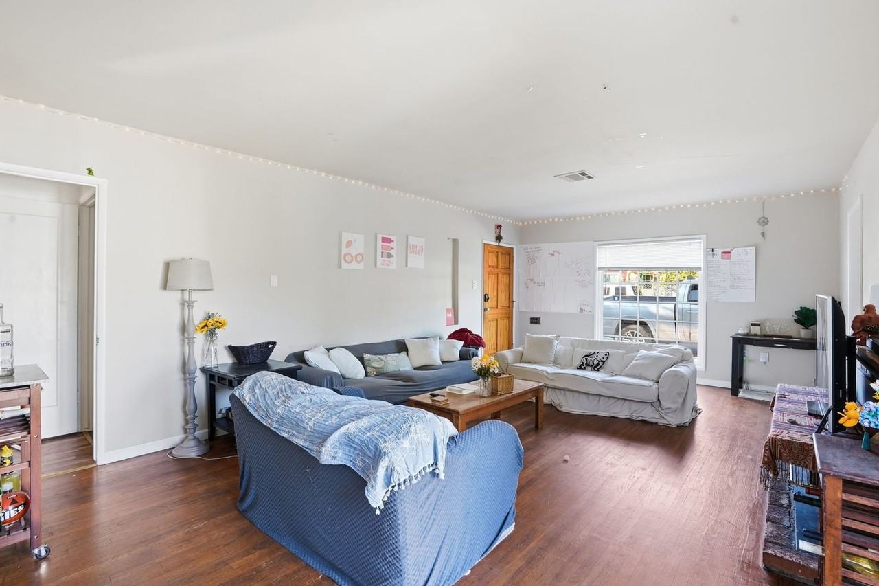 811 Mission St - Photo 4 of 24