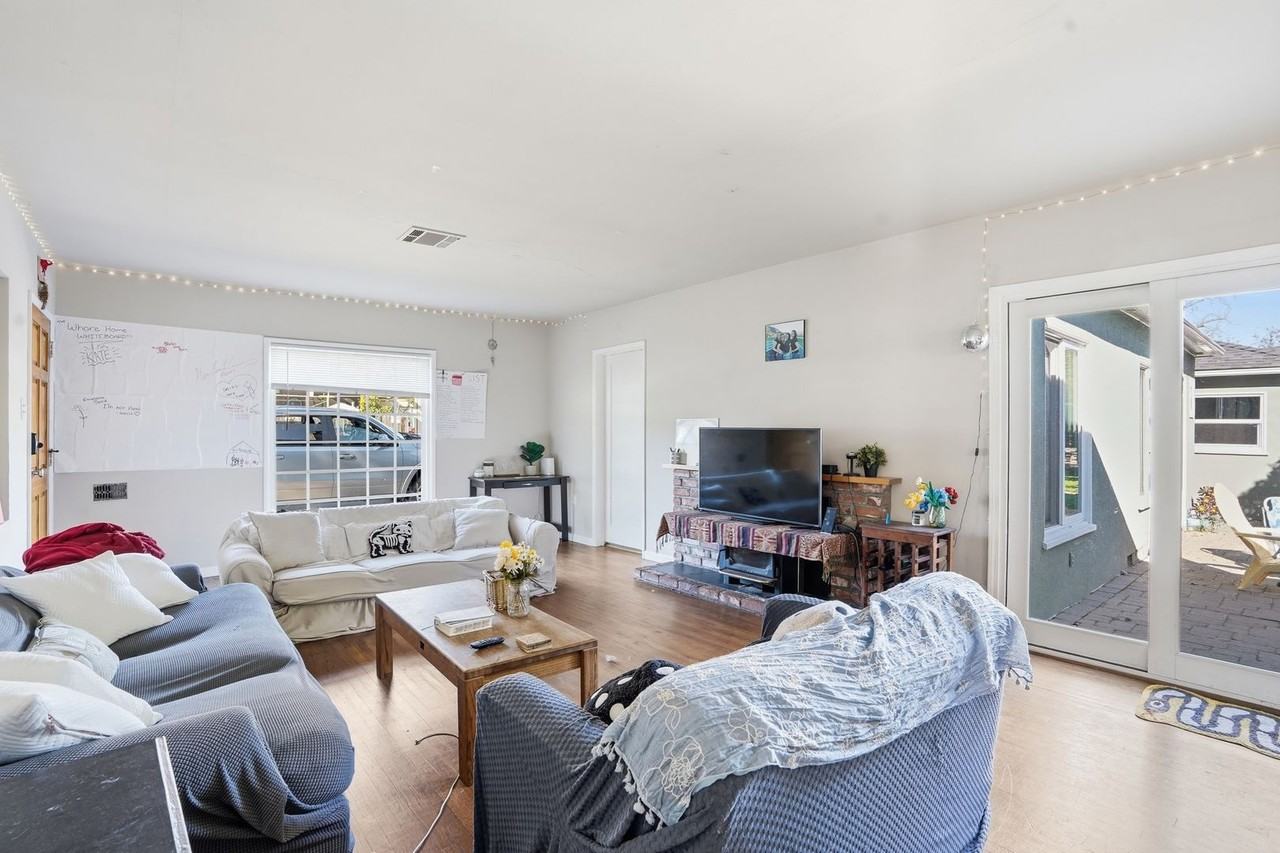 811 Mission St - Photo 5 of 24