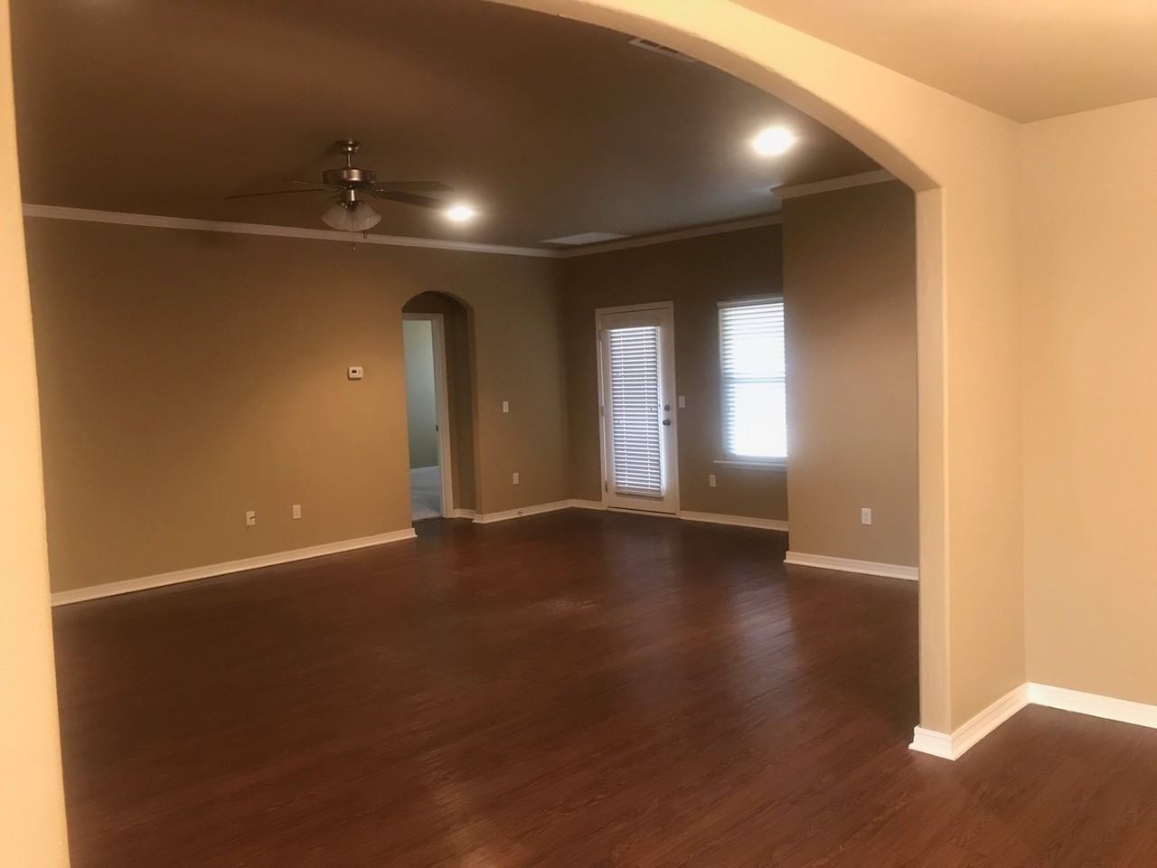 7408 Topeka Dr - Photo 4 of 17