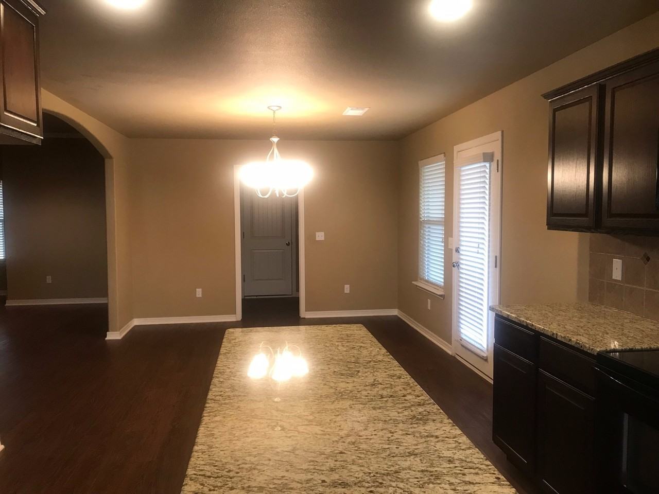 7408 Topeka Dr - Photo 5 of 17