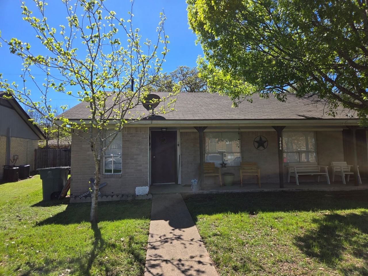 3404A Leon St - Photo 3 of 3