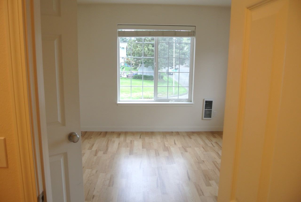 2915 Ne 53rd St - Photo 4 of 13