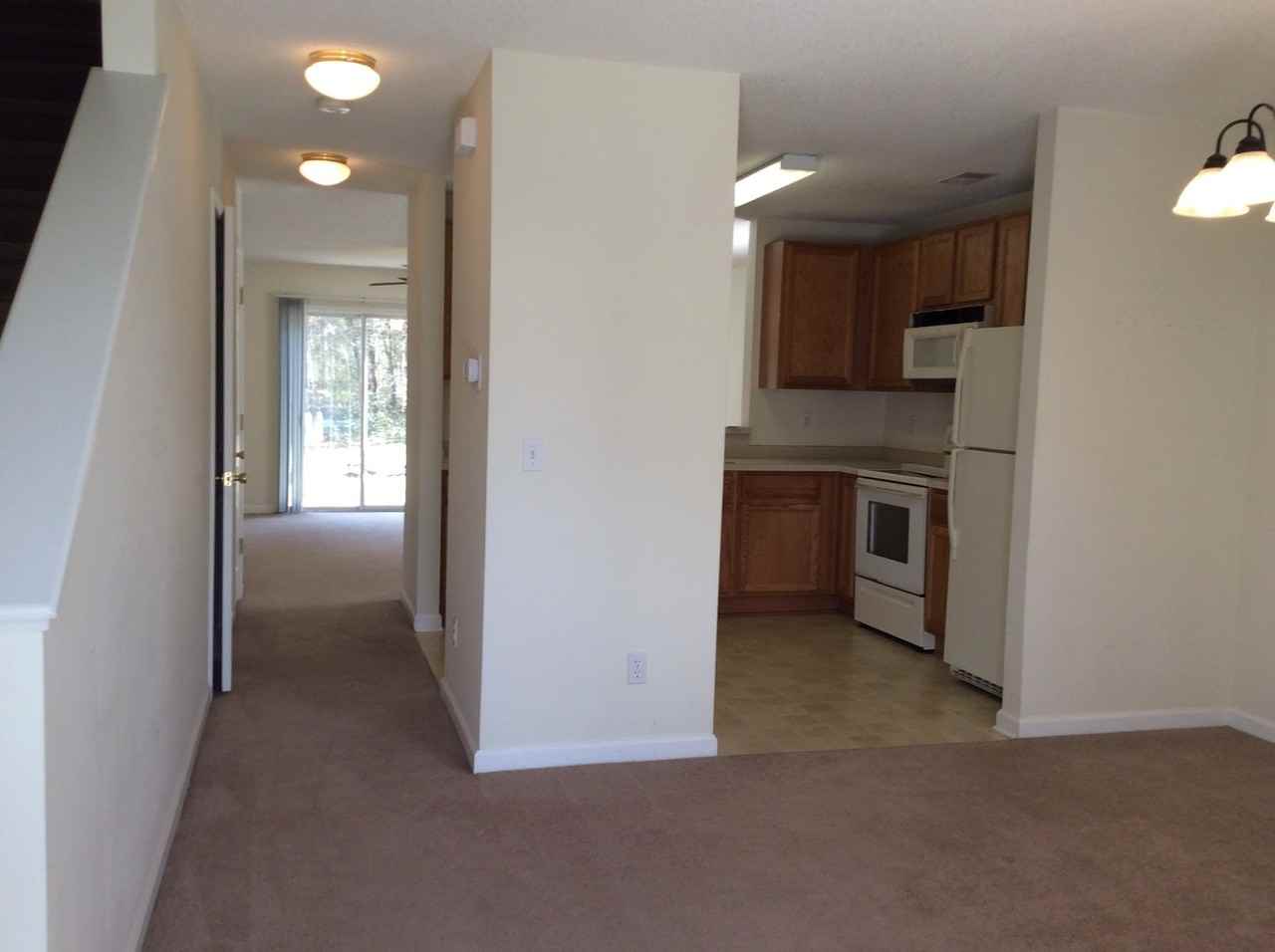 475 Gardners Ln - Photo 2 of 7