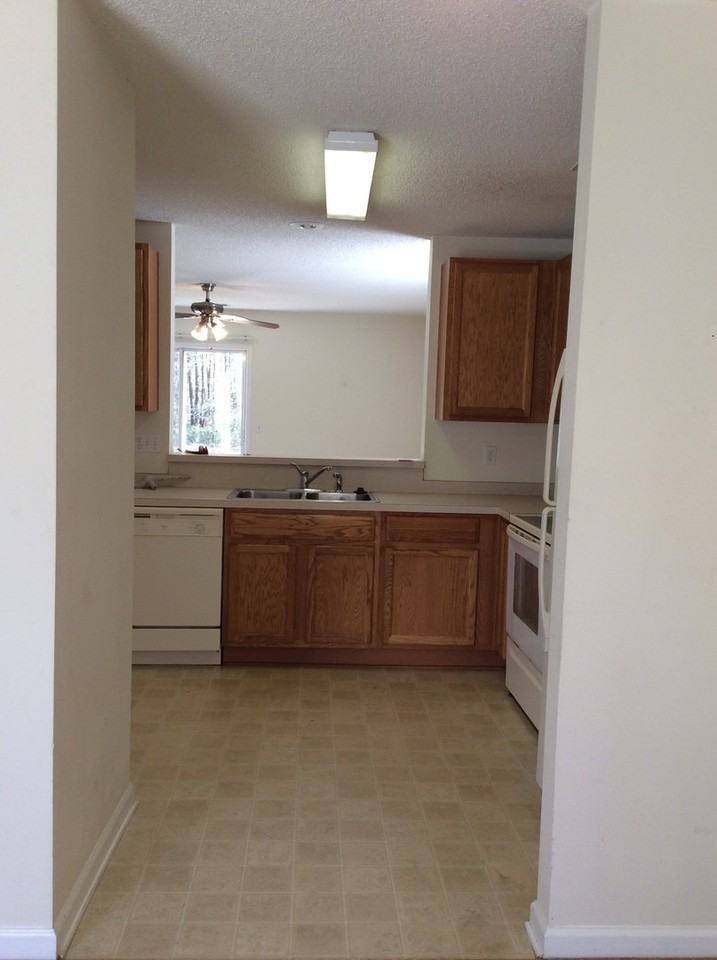 475 Gardners Ln - Photo 3 of 7