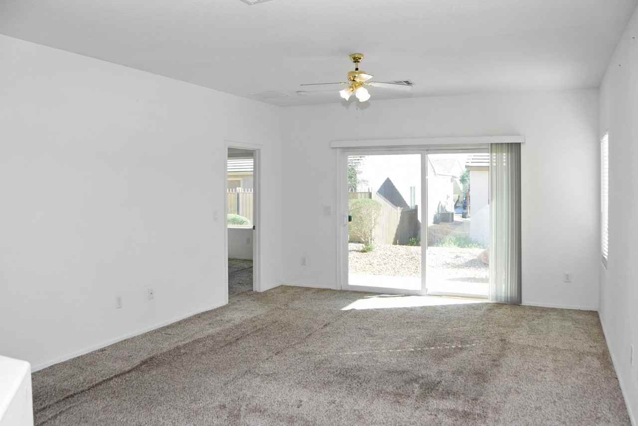 3607 Herring Gull Ln - Photo 6 of 24