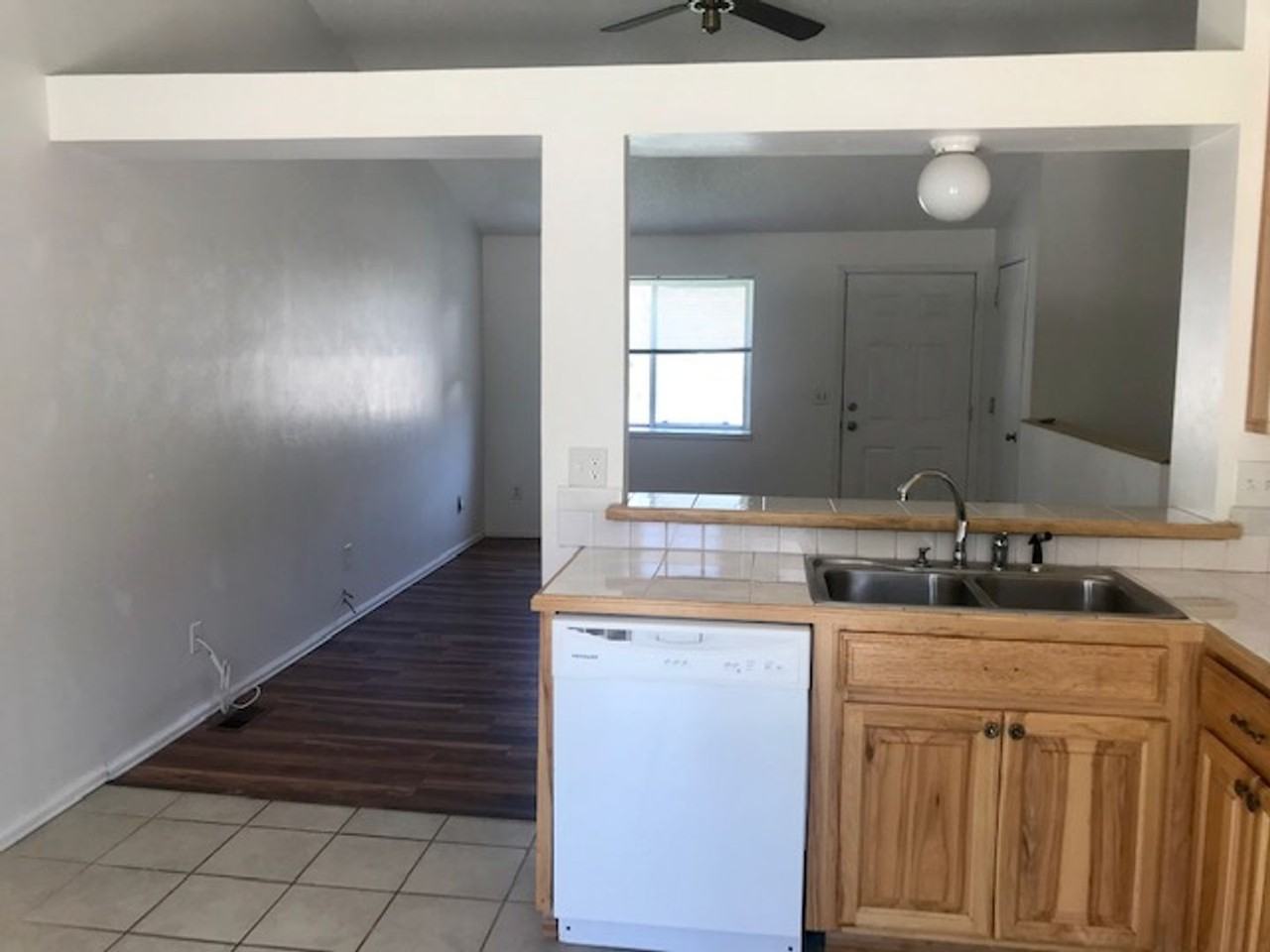 3207 Gatlin St - Photo 4 of 50