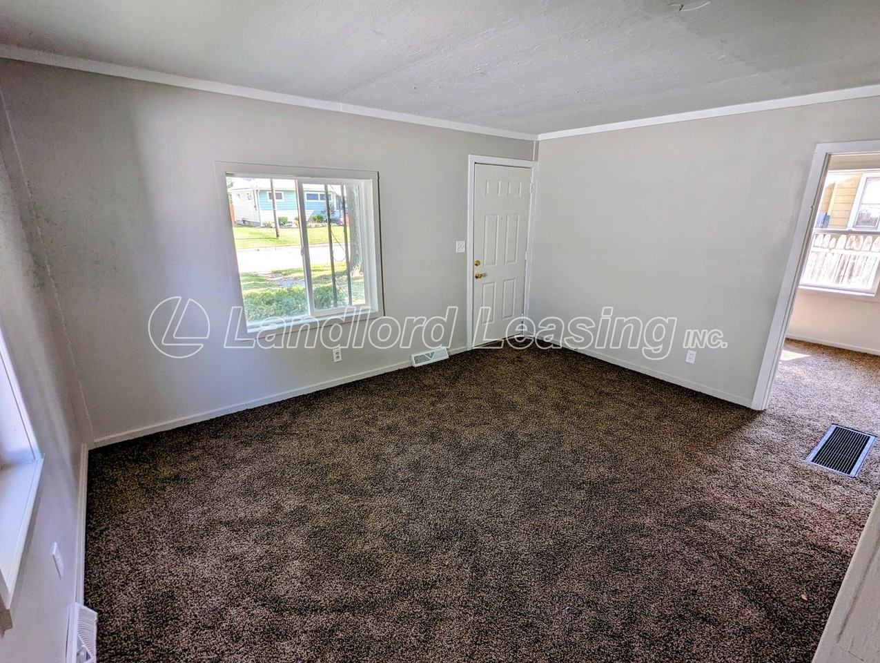 3502 Lowell Ave - Photo 3 of 15